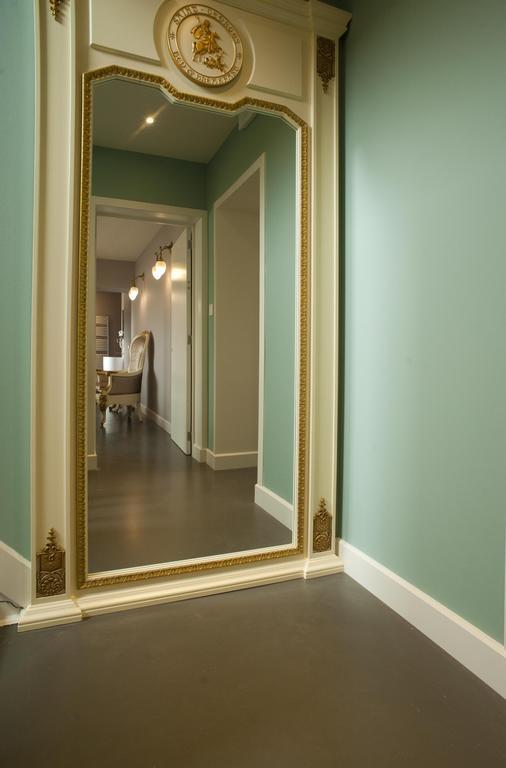 B&B Saint-Georges -Located In The City Centre Of Bruges- Exterior foto A mirror